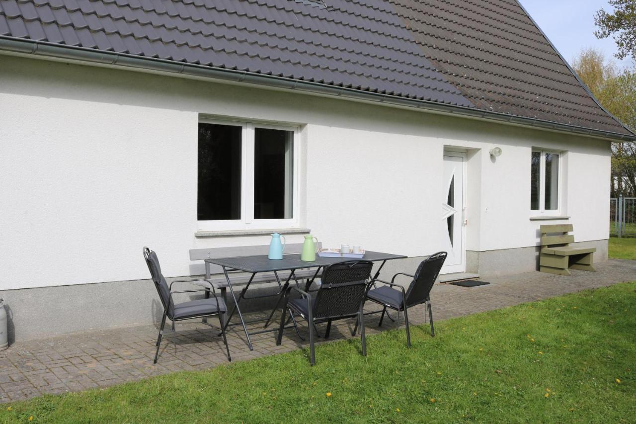 Kleines Haus Am Feld Villa Rehna Exterior foto